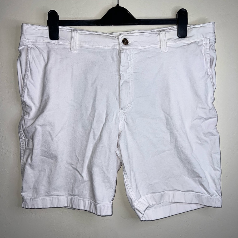 Men's White Flat Front Shorts 99% cotton 40